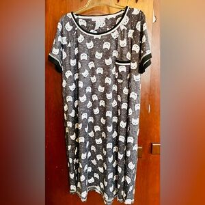 Charming Cat Print Women's Nightgown - Black and White